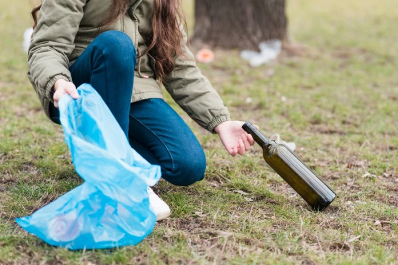 zdjęcie wyróżniające Szklane butelki większym problemem niż niedopałki